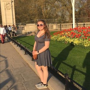 Meet your Posher, Chloe